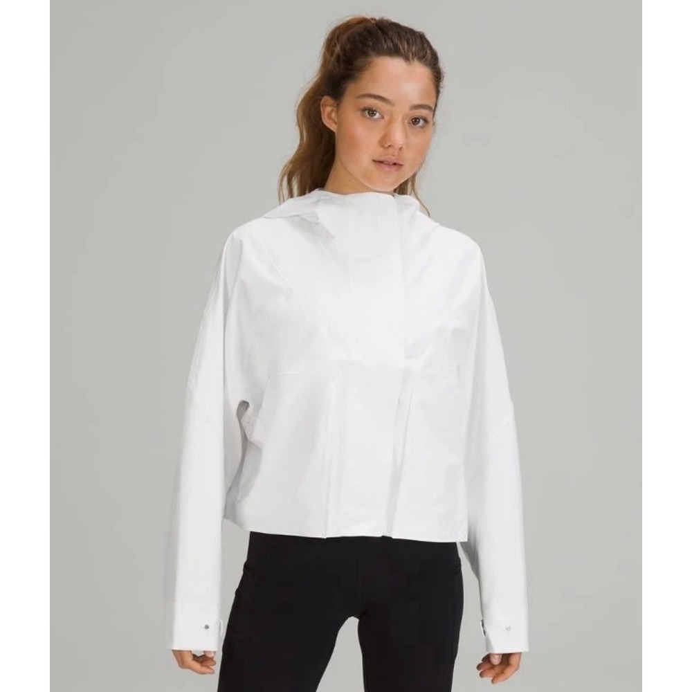 Lululemon Rain Chaser Jacket White Size 6 Hooded Lightweight Running Jacket